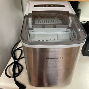Frigidaire Ice Maker